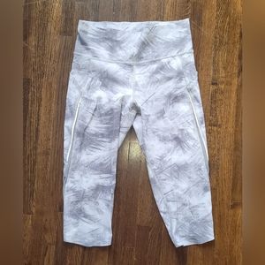 Lululemon Pace Perfect crop 17" leggings, sz 8